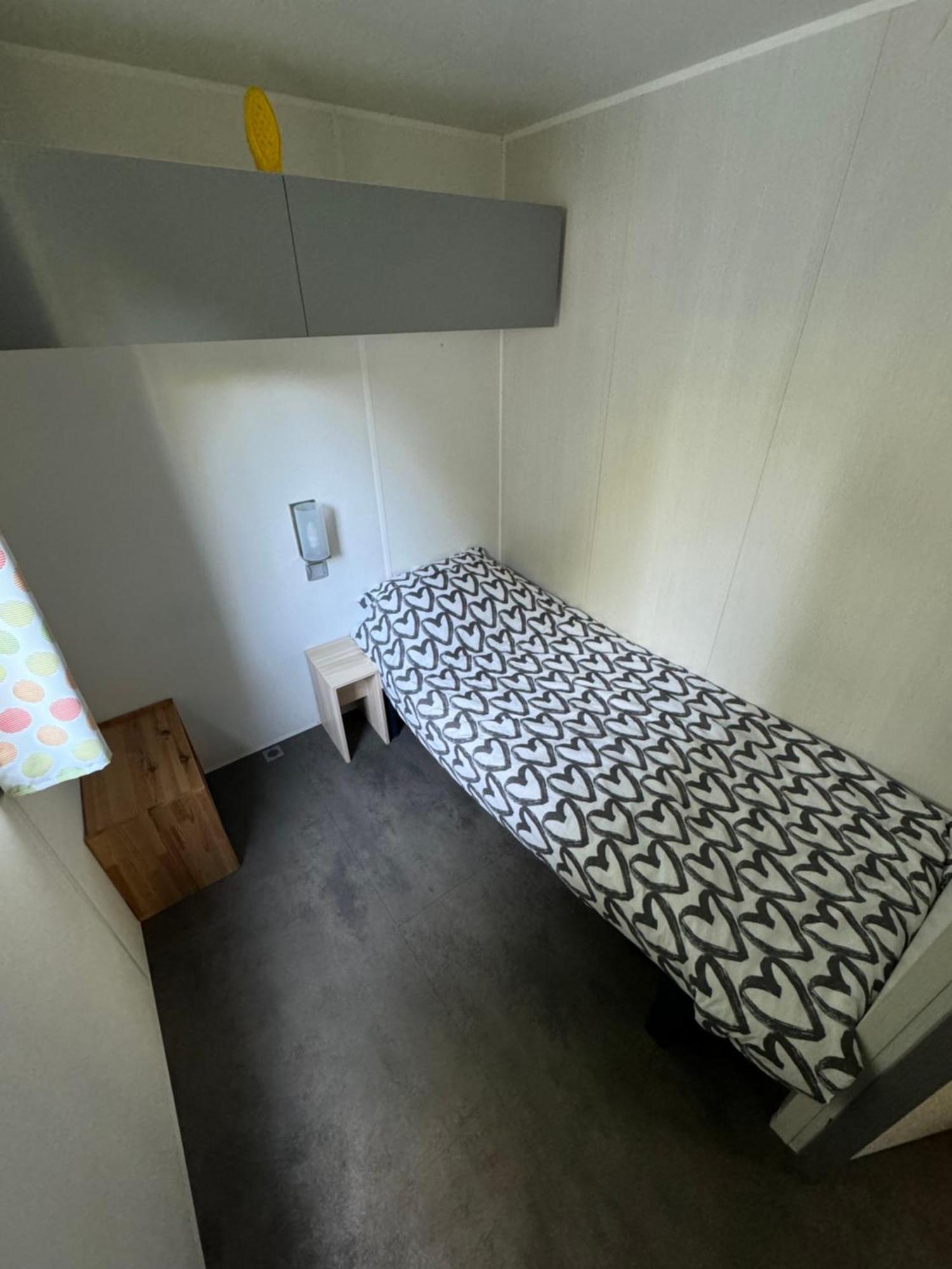 Ruime 5-Persoons Chalet Aan Het Bergumermeer Suameer Bagian luar foto